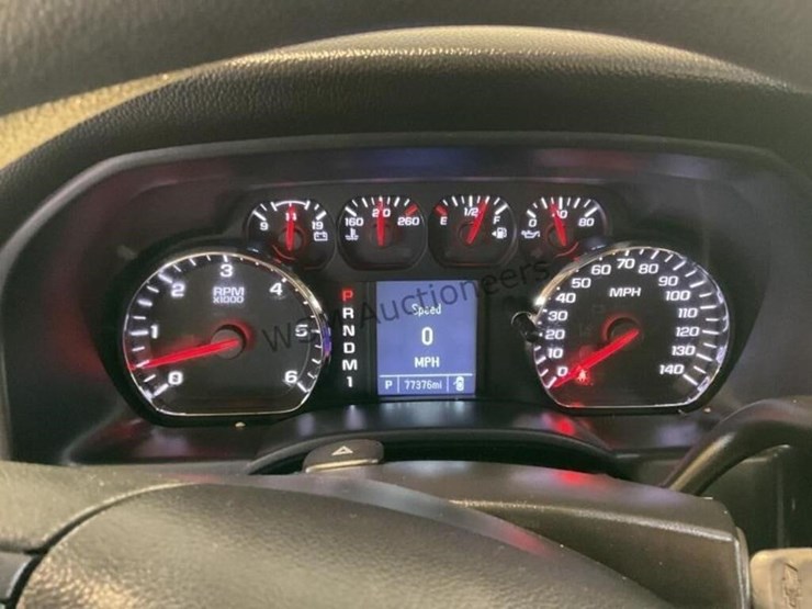 2015-chevrolet-silverado-3500hd-image-22
