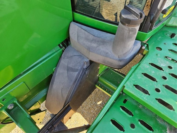 john-deere-8400t-image-23