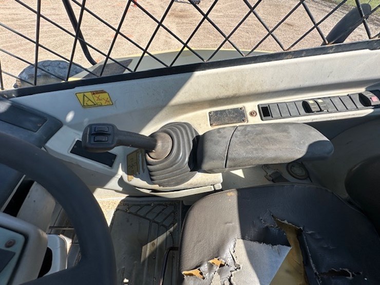 2005-caterpillar-th360b-image-58