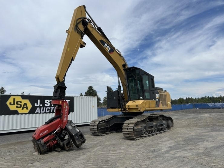 2018-caterpillar-548-image-1