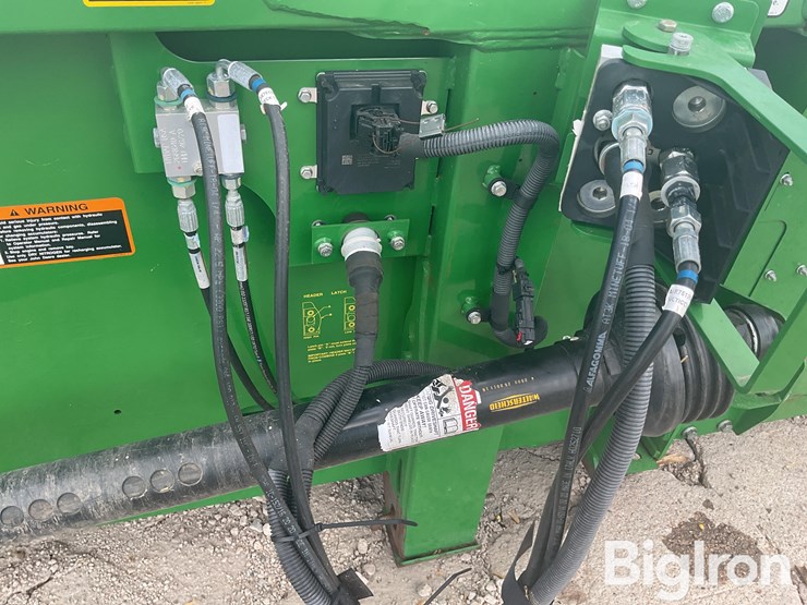 2020-john-deere-c12r-image-15