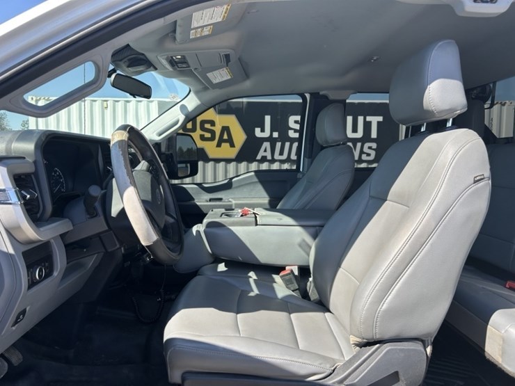 2023-ford-f250-xl-image-15