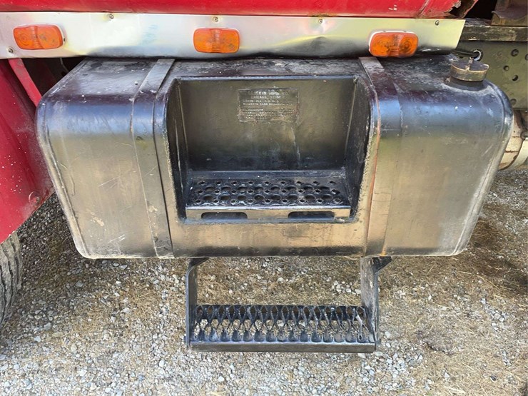 1989-gmc-7000-image-3