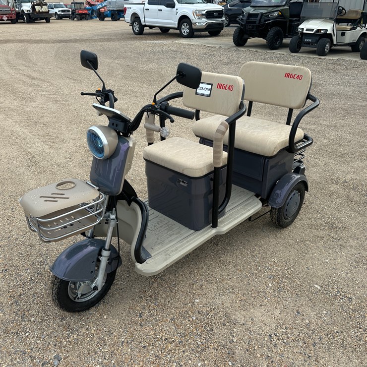 #61 • 2 SEATER ELECTRIC SCOOTER, FRONT AND REAR BASKET, CHARGER