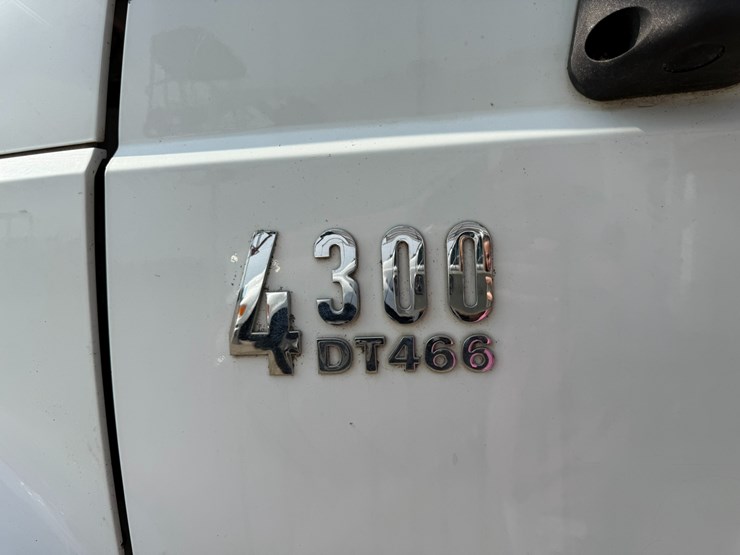 2005-international-durastar-4300-image-56