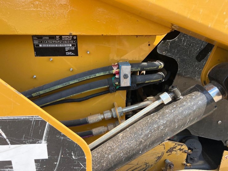2015-caterpillar-299d-image-20
