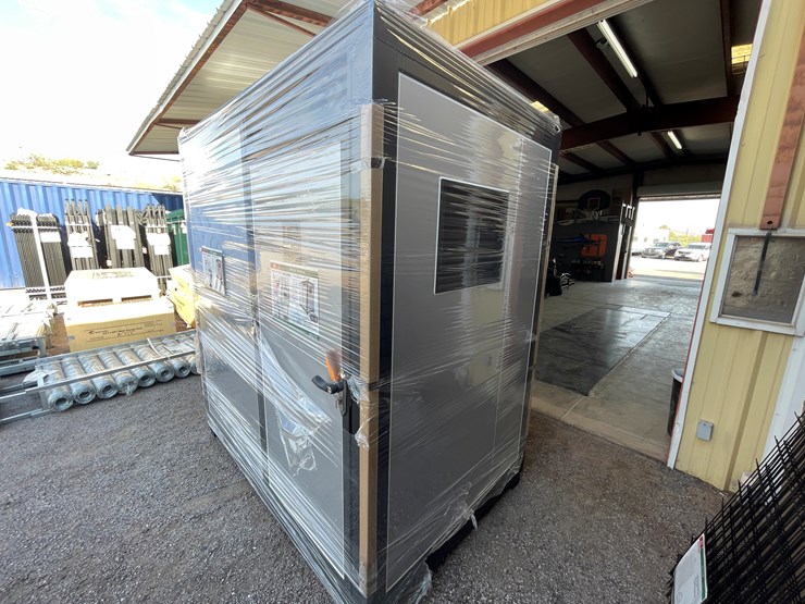 #4002-•-portable-restroom-image-8