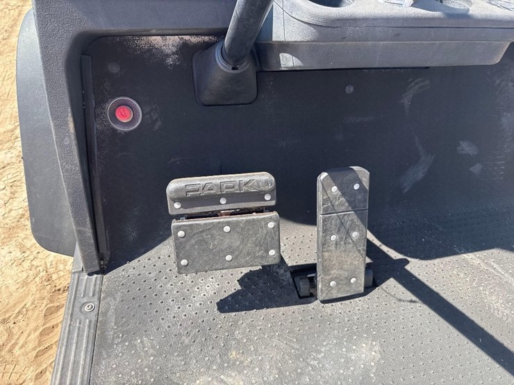 2020-ez-go-express-s4-golf-cart-image-18