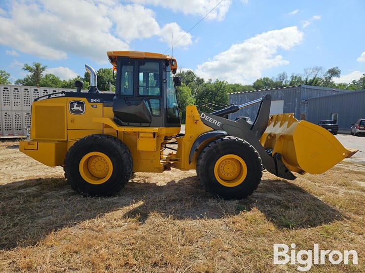 2022-john-deere-544-image-4