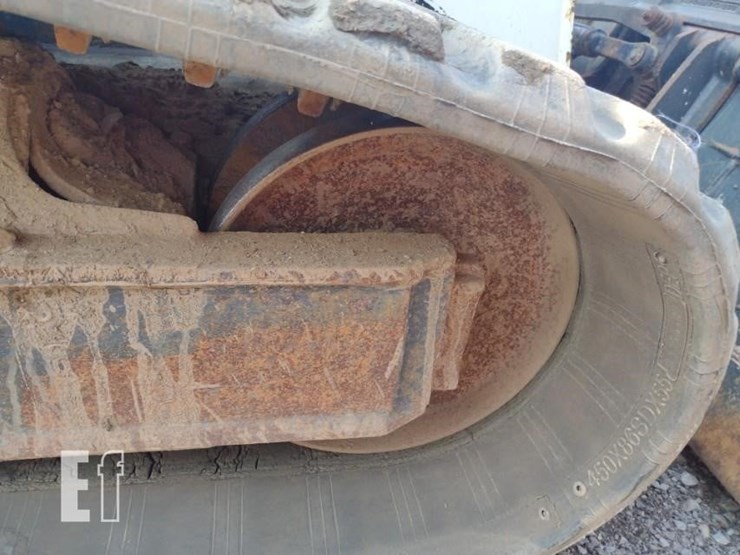2019-bobcat-t740-image-34
