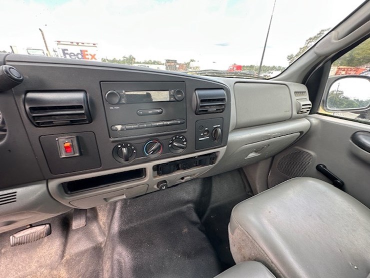 2005-ford-f250-image-33