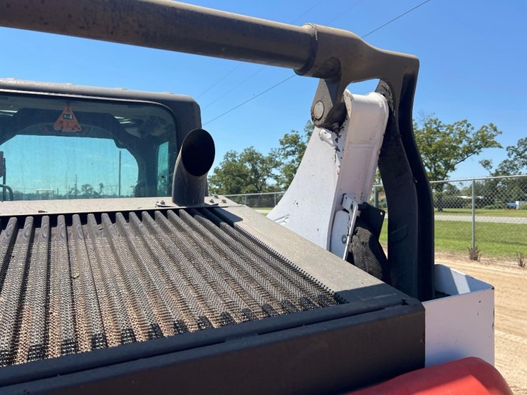 2021-bobcat-t66-image-23