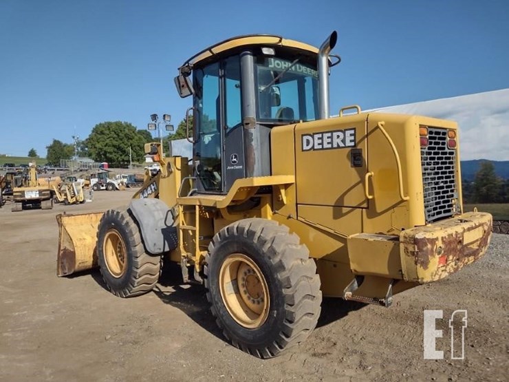 2003-deere-444h-image-33