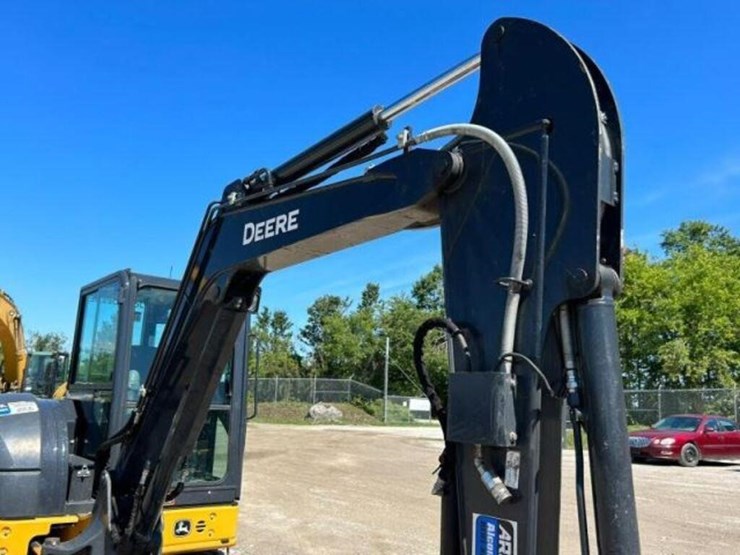 2023-deere-50g-image-40