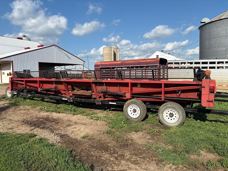 12-row-30”-corn-head-(-ih-1000-series-frame)-image-4