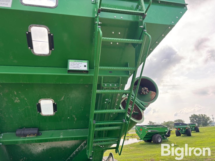 2022-brandt-1520xt-grain-cart-image-10
