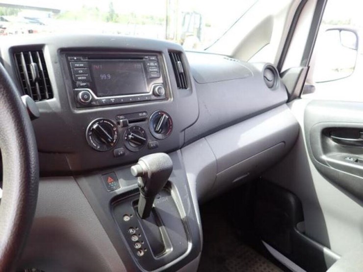 2019-nissan-nv200-image-26