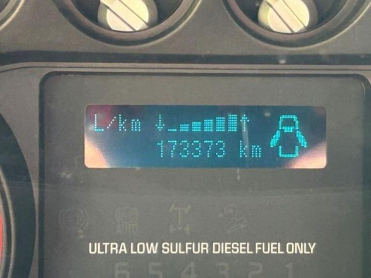 2011-ford-f550-xl-image-13