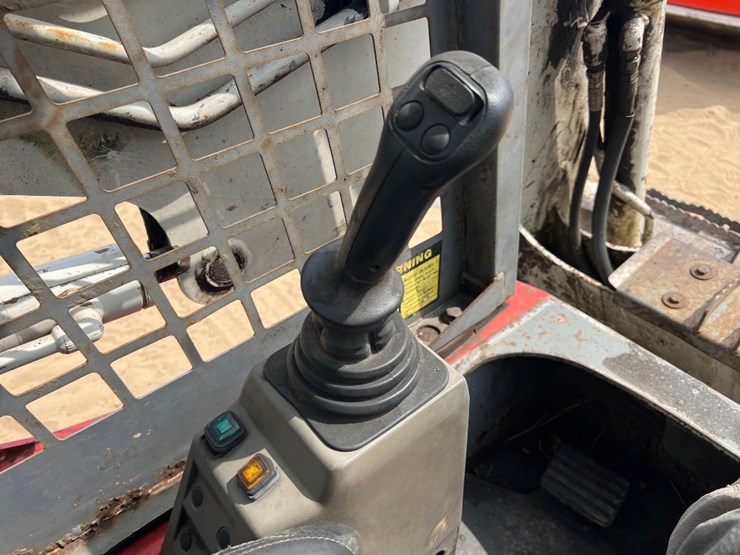 2008-takeuchi-tl120-image-28