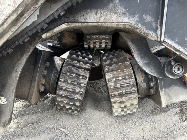 2018-caterpillar-548-image-13