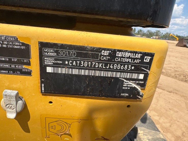 2018-caterpillar-301.7d-image-15