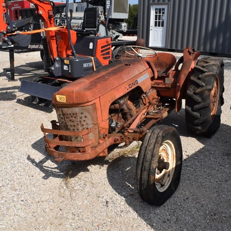LONG BMC TRACTOR (PARTS) (NOT RUNNING) (SERIAL # 25P-1-300565-4401) (NK)