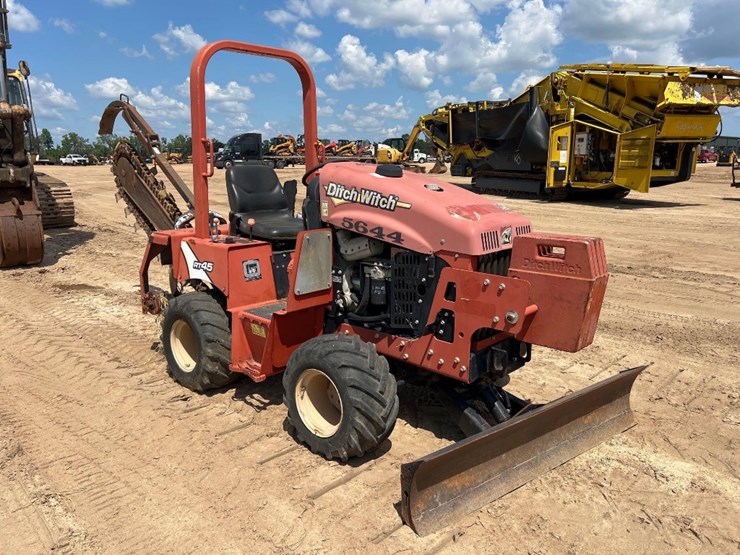 2014-ditch-witch-rt45-image-3