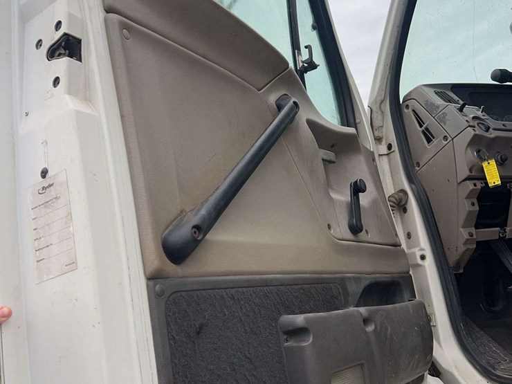 freightliner-sterling-s/a-daycab-truck-image-24