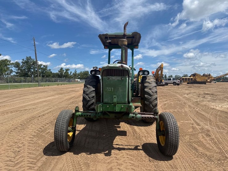 john-deere-3020-image-2