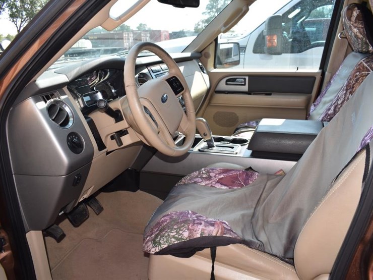 2011-ford-expedition-image-5