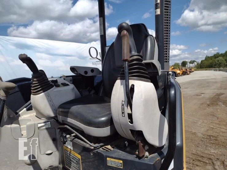2017-deere-50g-image-12