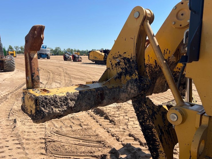 caterpillar-140m-image-23