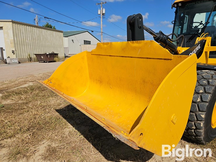 2022-john-deere-544-image-9