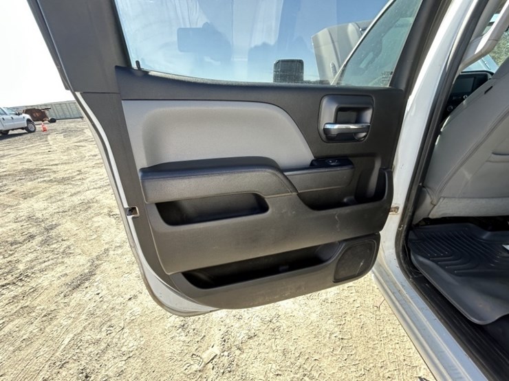 2018-chevrolet-silverado-2500-image-23