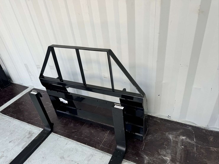 mower-king-sa-pallet-fork-attachment-image-2