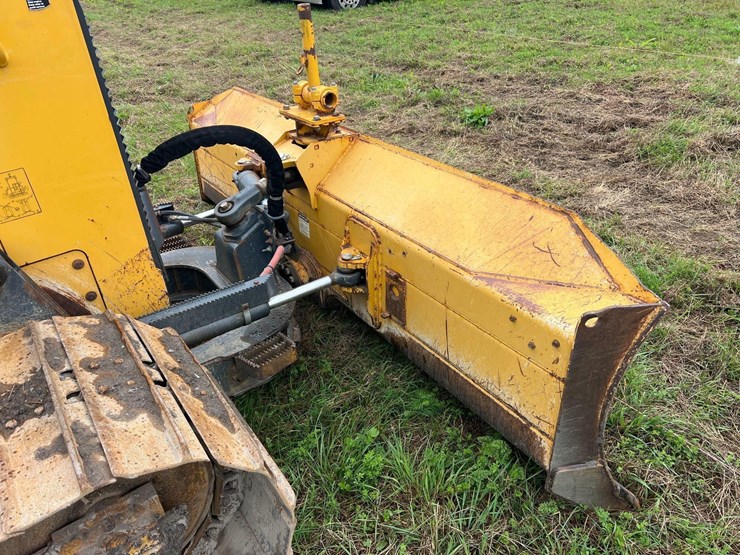 2016-deere-650k-lgp-image-13
