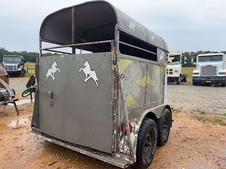 t/a-2-horse-trailer-image-4