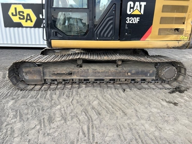 2017-caterpillar-320fl-image-15