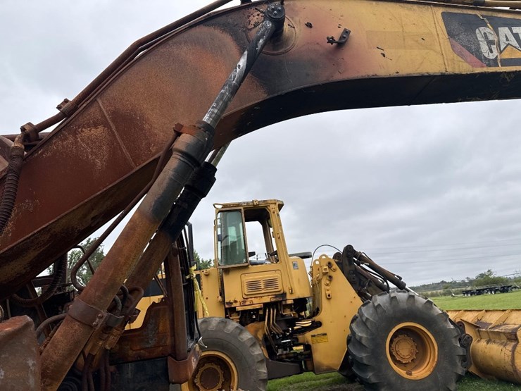 caterpillar-320-image-18