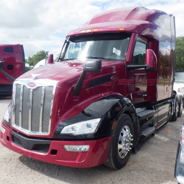 2023 PETERBILT 579