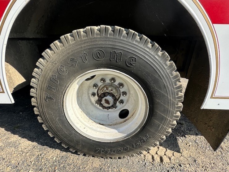 1983-ford-7000-image-6