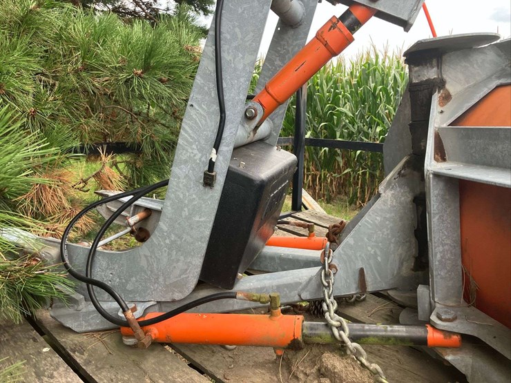 arctic-8’-v-plow.-image-4