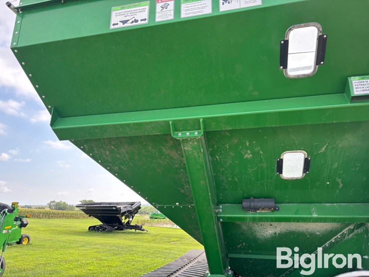 2022-brandt-1520xt-grain-cart-image-11