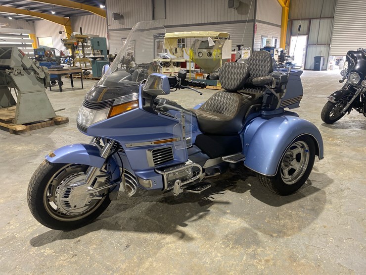 #117-•-1990-honda-goldwing-trike,-gl1500-image-2