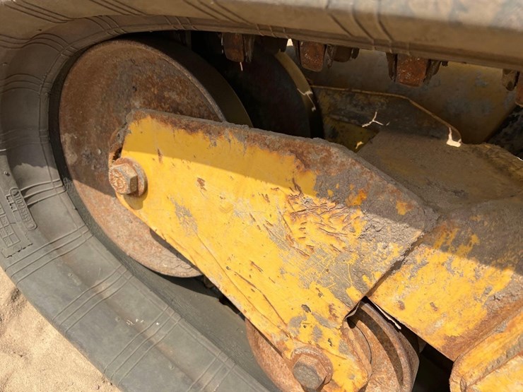 2019-caterpillar-239d-image-23