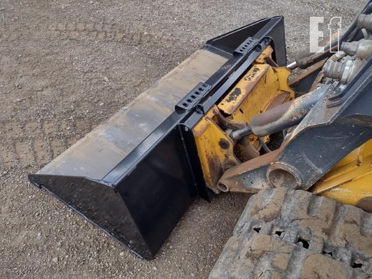 2020-deere-331g-image-18