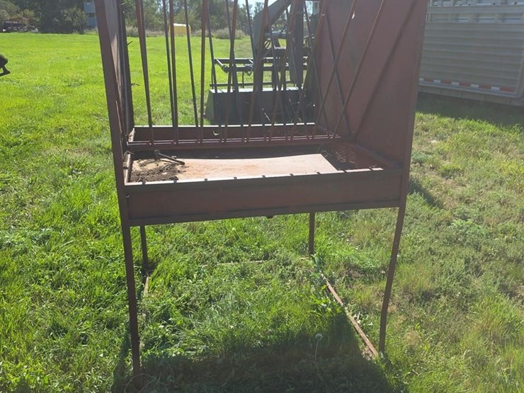 horse-hay-feeder-image-3