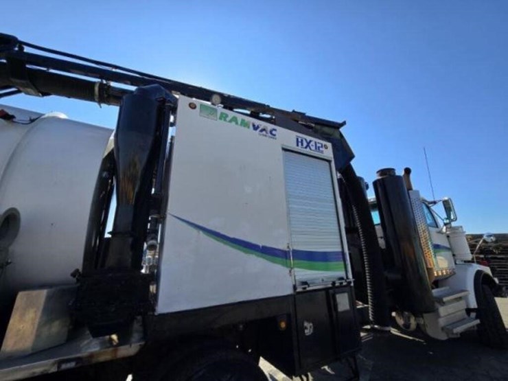 2014-western-star-4900sb-image-51