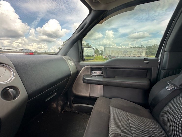 2004-ford-f150-image-40
