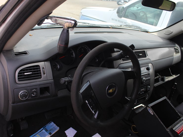2011-chevrolet-tahoe-image-9